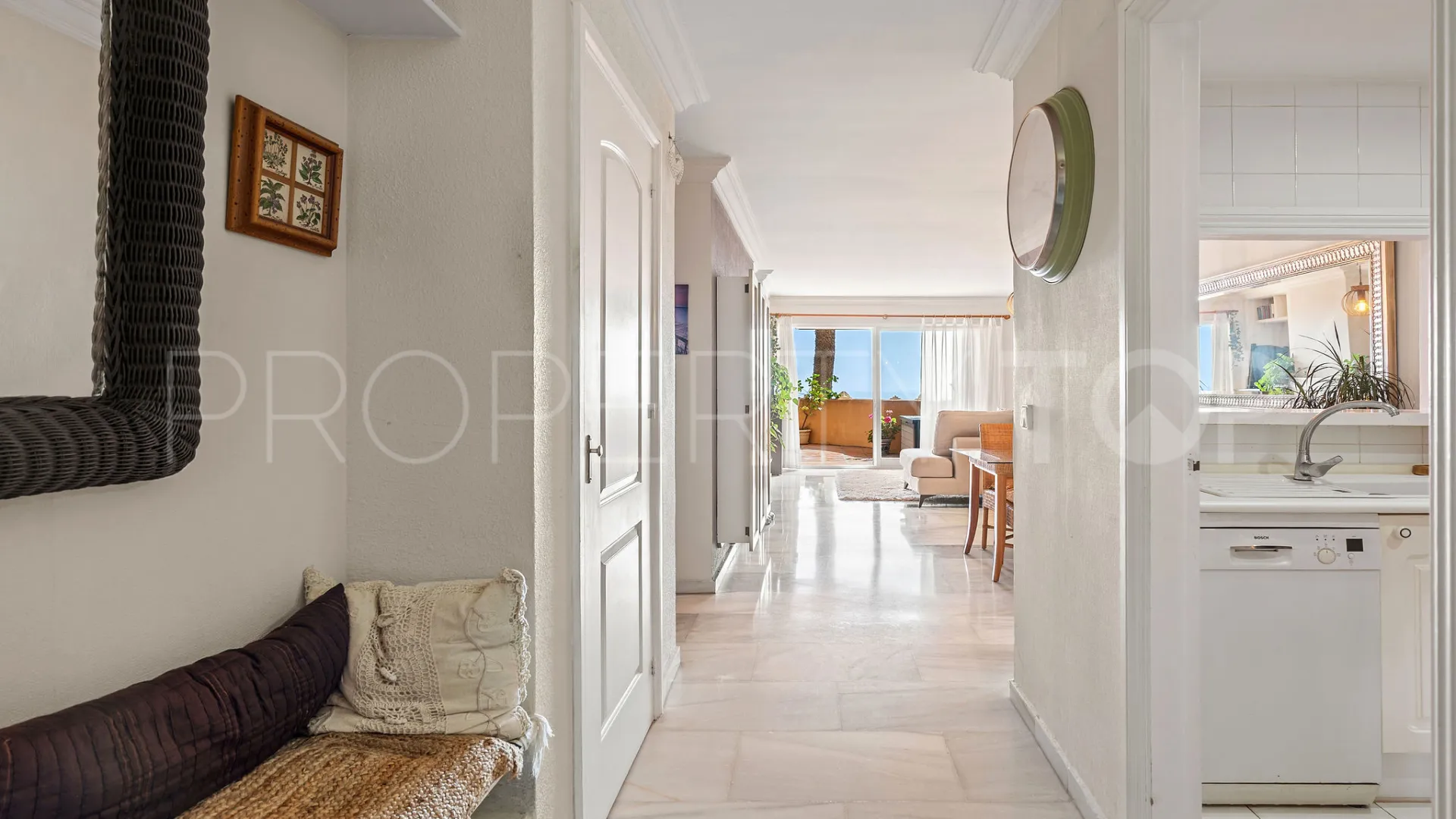 Se vende apartamento en Calahonda de 2 dormitorios