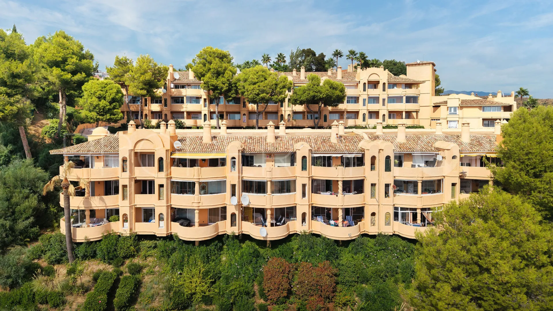 Se vende apartamento en Calahonda de 2 dormitorios