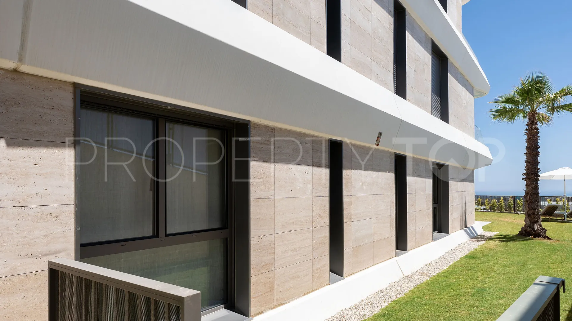 Buy Selwo ground floor apartment with 3 bedrooms