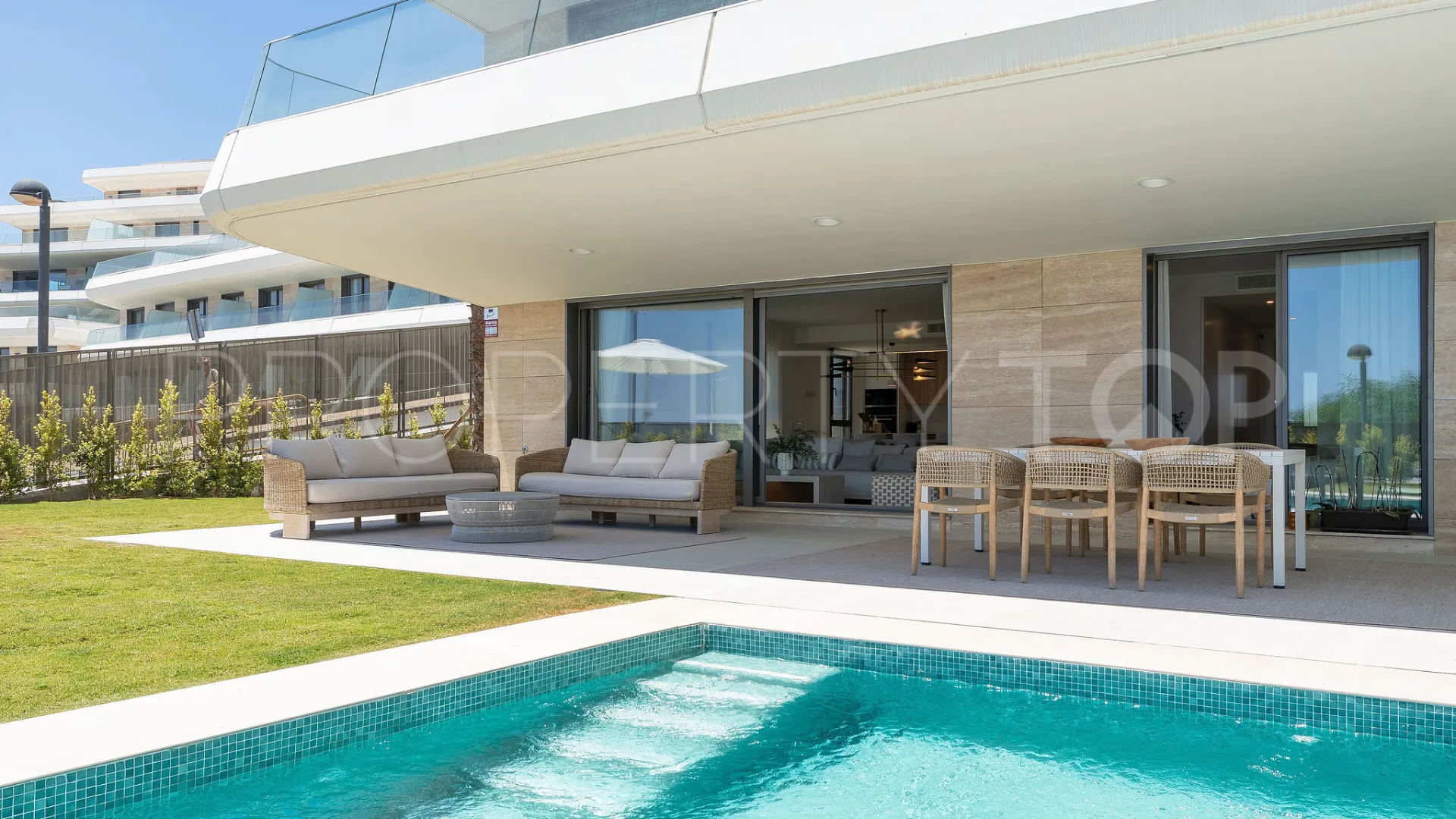Buy Selwo ground floor apartment with 3 bedrooms