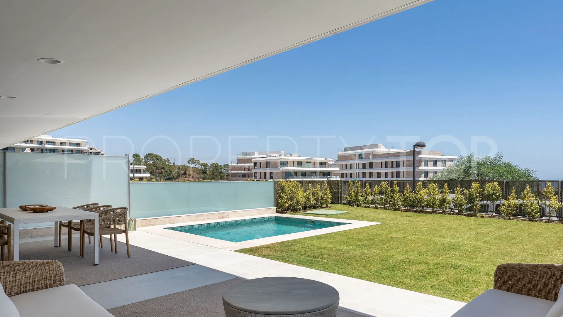 Buy Selwo ground floor apartment with 3 bedrooms