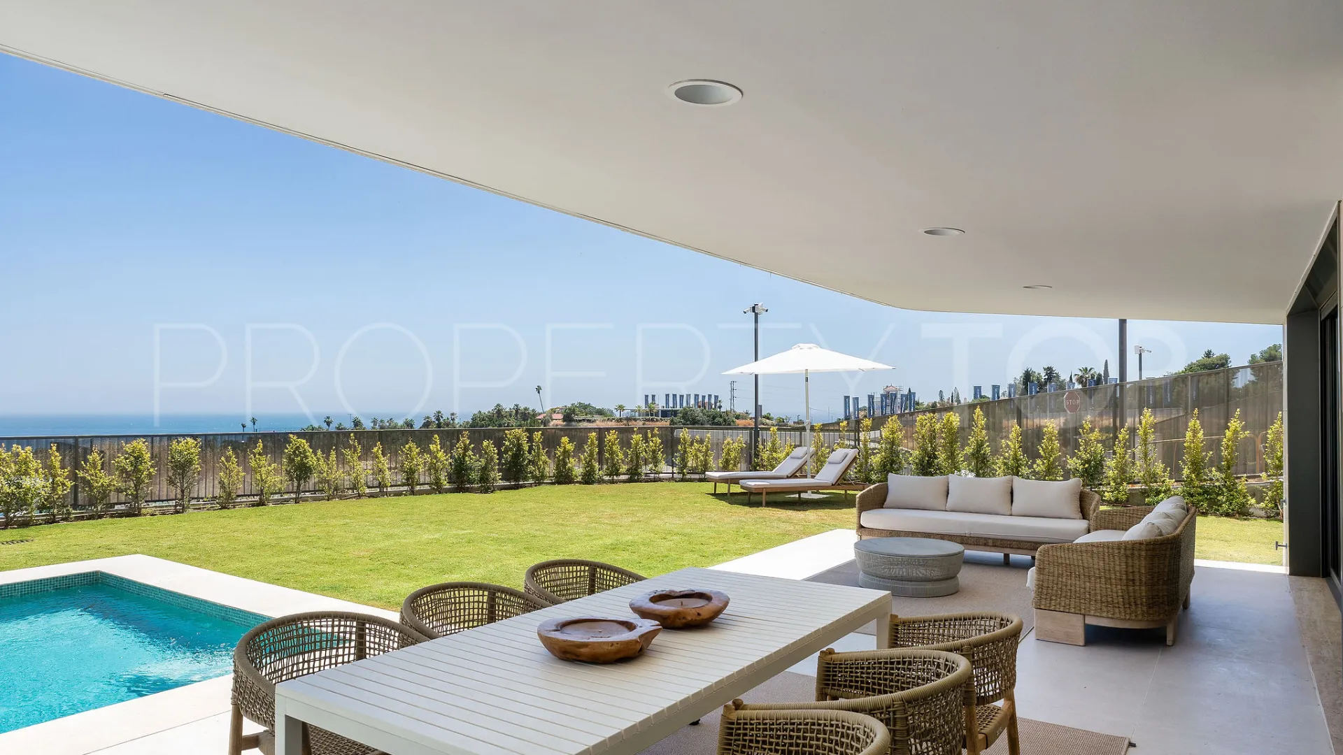 Buy Selwo ground floor apartment with 3 bedrooms