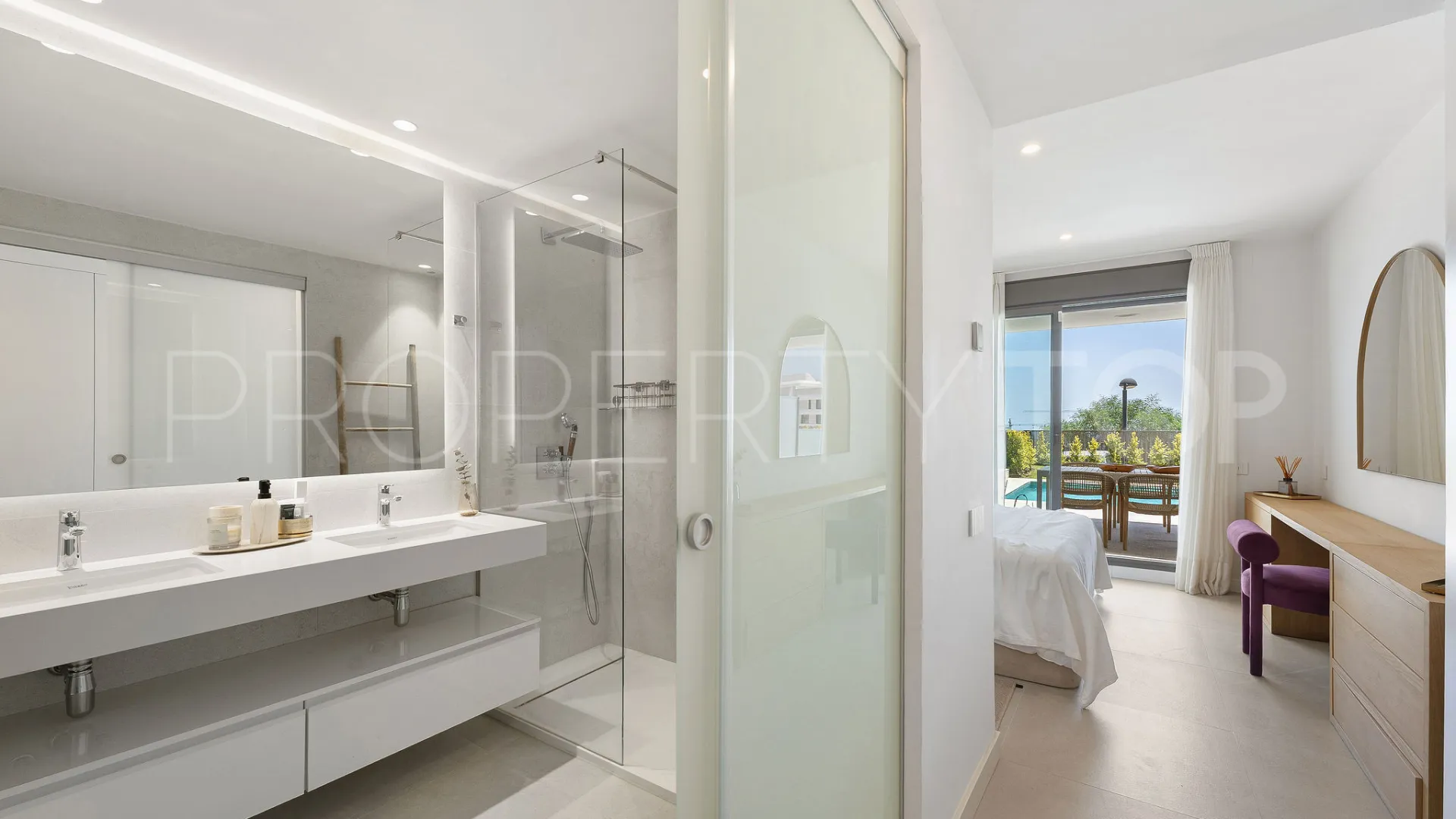 Buy Selwo ground floor apartment with 3 bedrooms