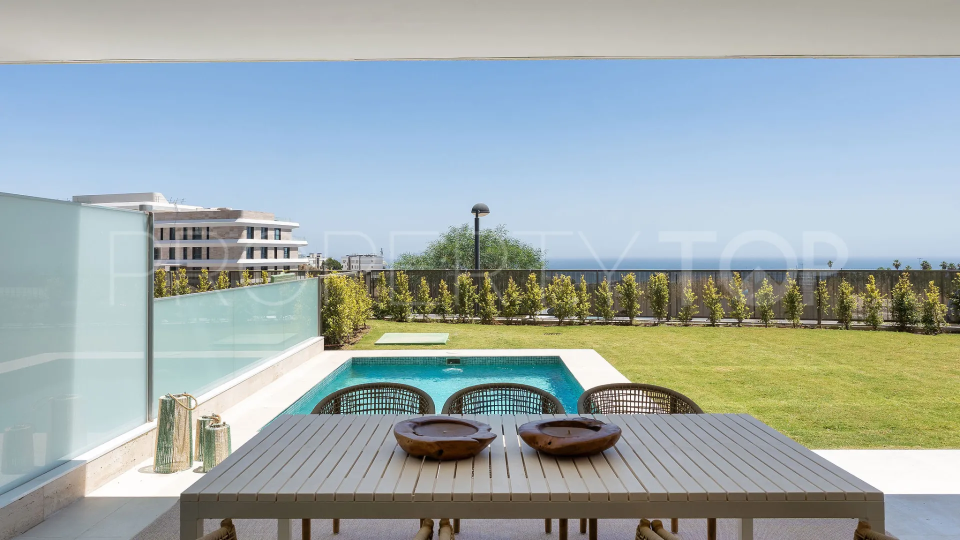 Buy Selwo ground floor apartment with 3 bedrooms