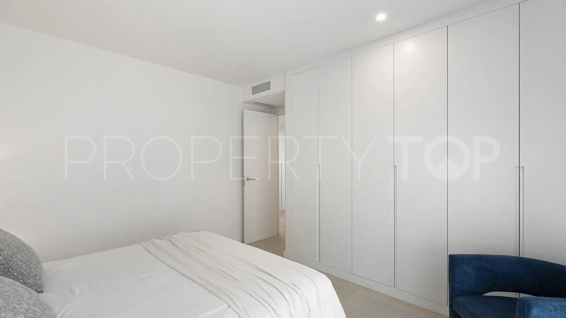 Buy Selwo ground floor apartment with 3 bedrooms