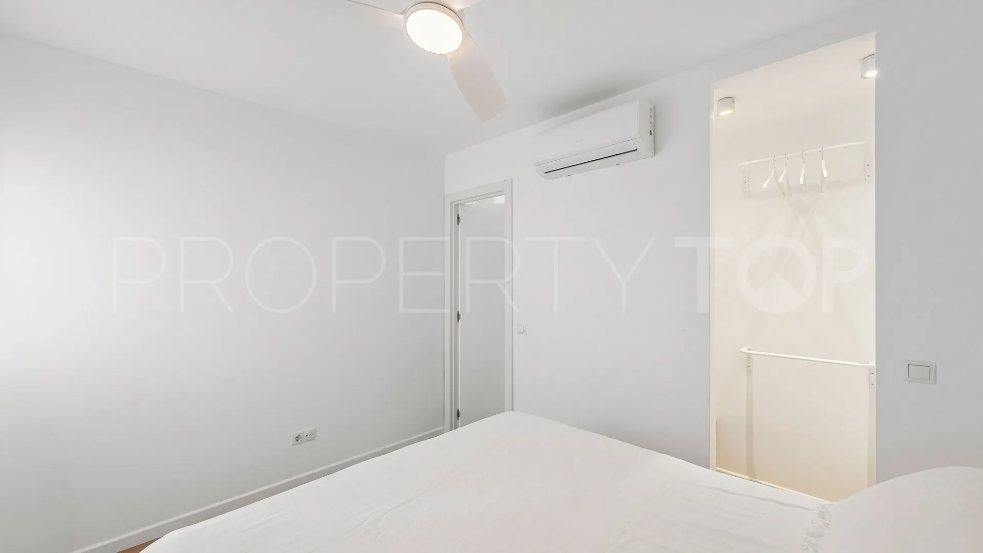 Azahara I 2 bedrooms penthouse for sale