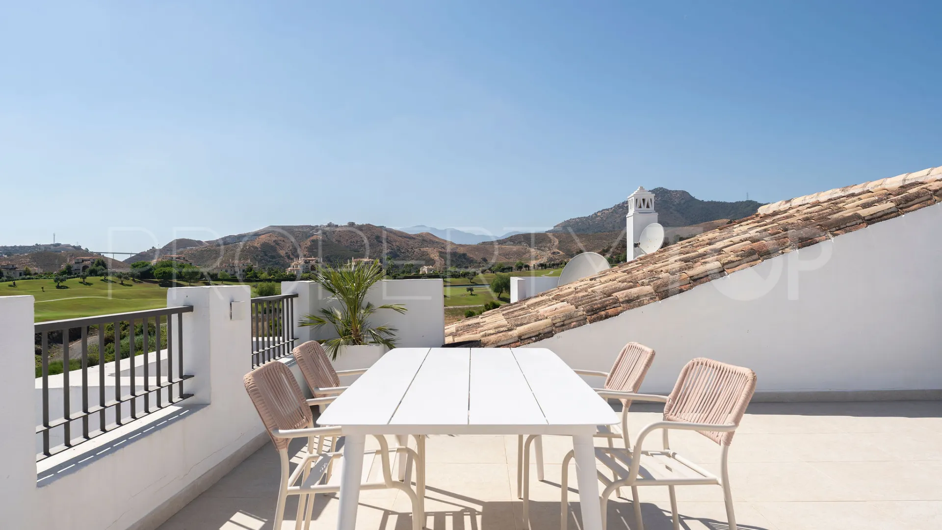 Ático en venta en Los Arqueros con 3 dormitorios