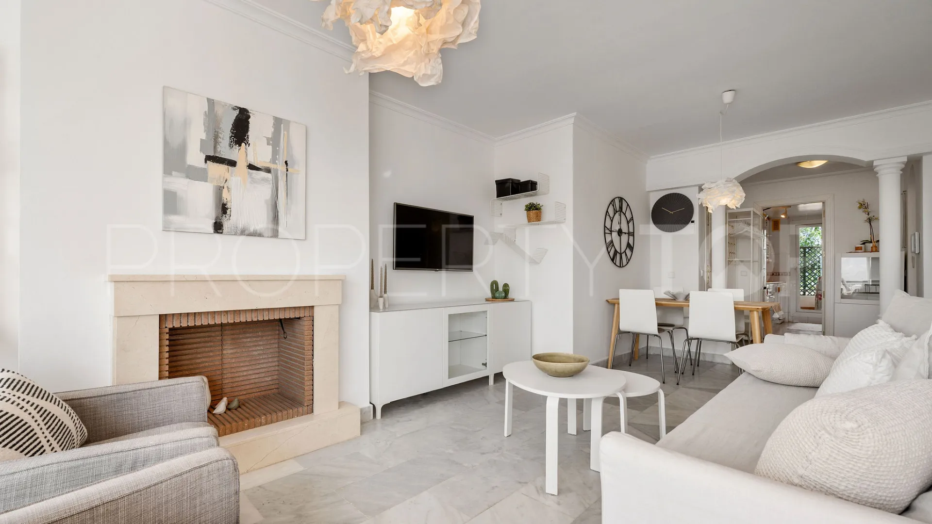 Apartamento en venta en Señorio de Aloha de 2 dormitorios