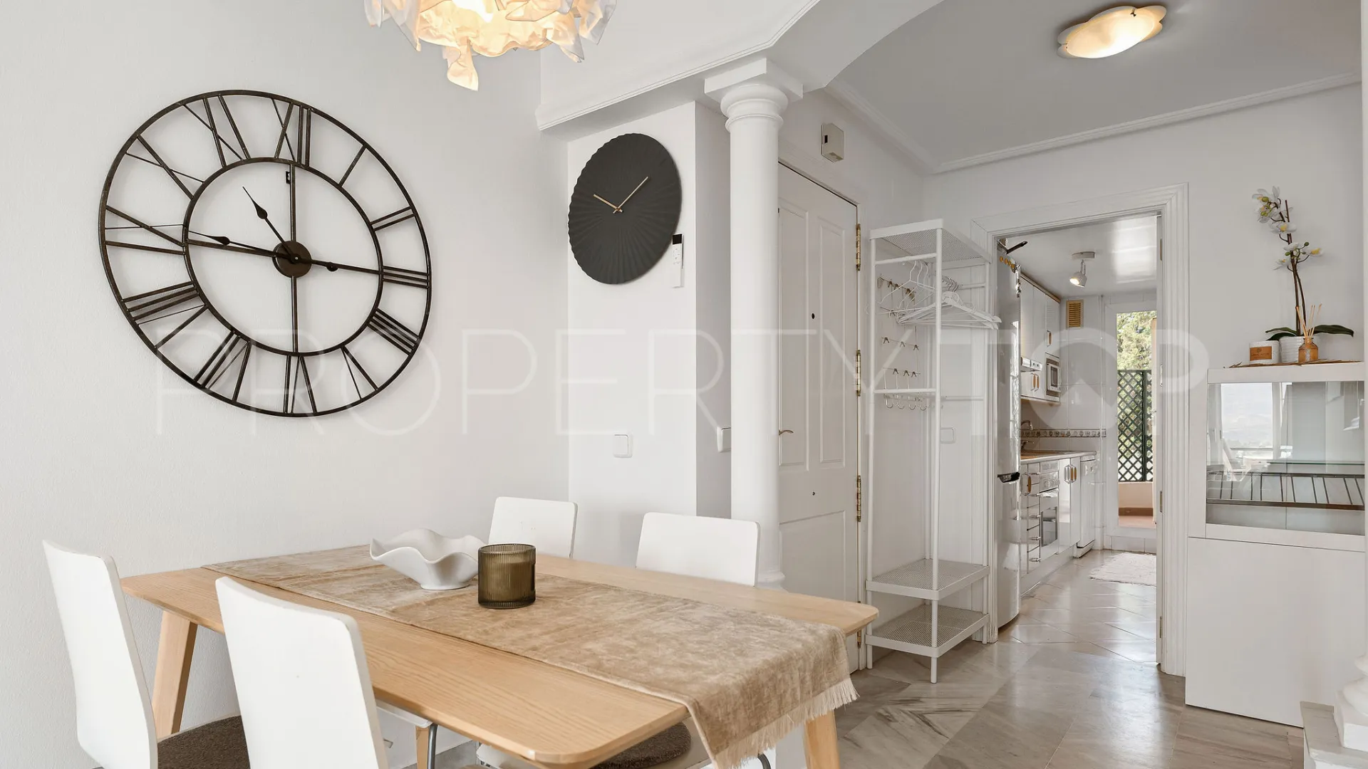 Apartamento en venta en Señorio de Aloha de 2 dormitorios