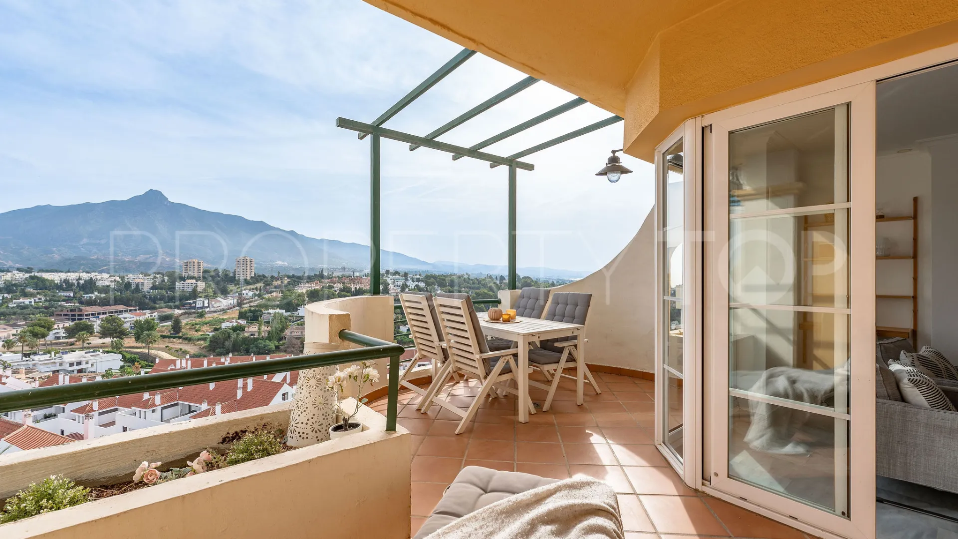 Apartamento en venta en Señorio de Aloha de 2 dormitorios
