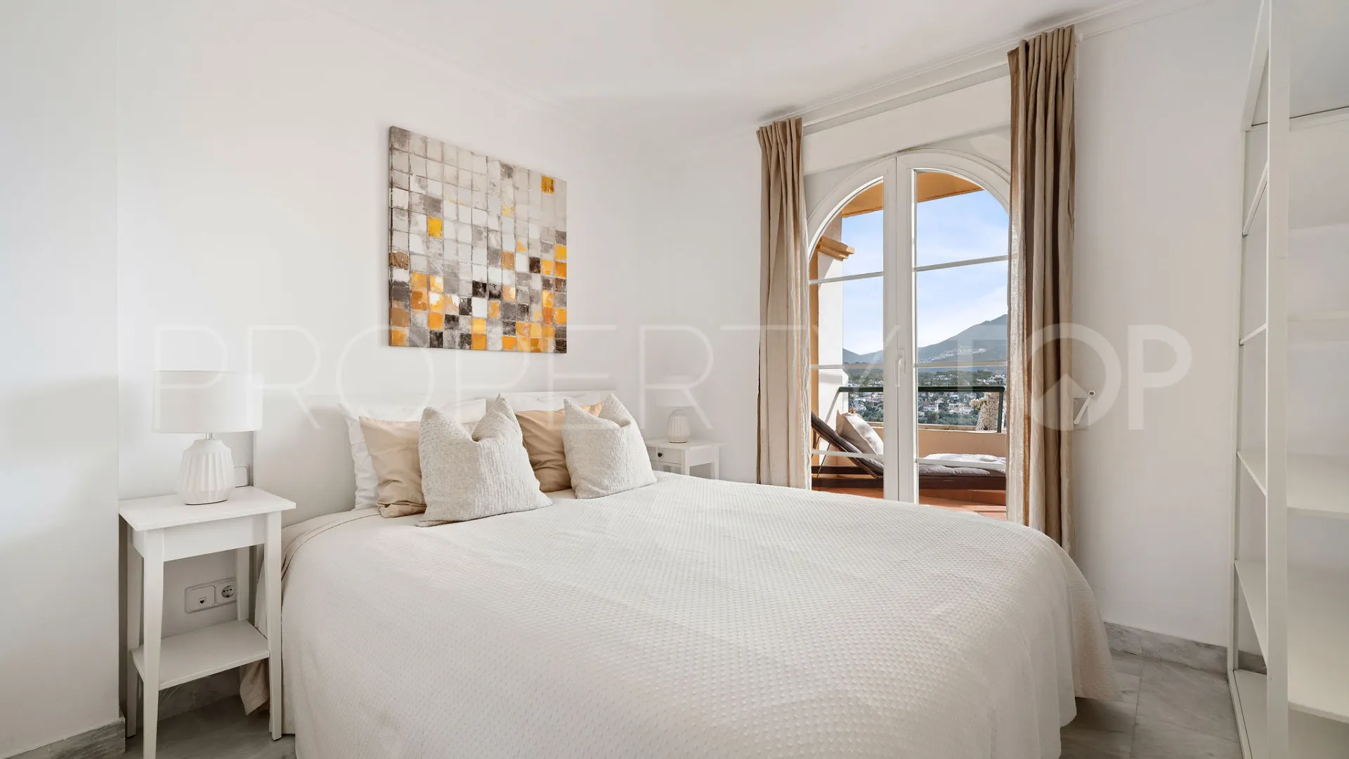 Apartamento en venta en Señorio de Aloha de 2 dormitorios