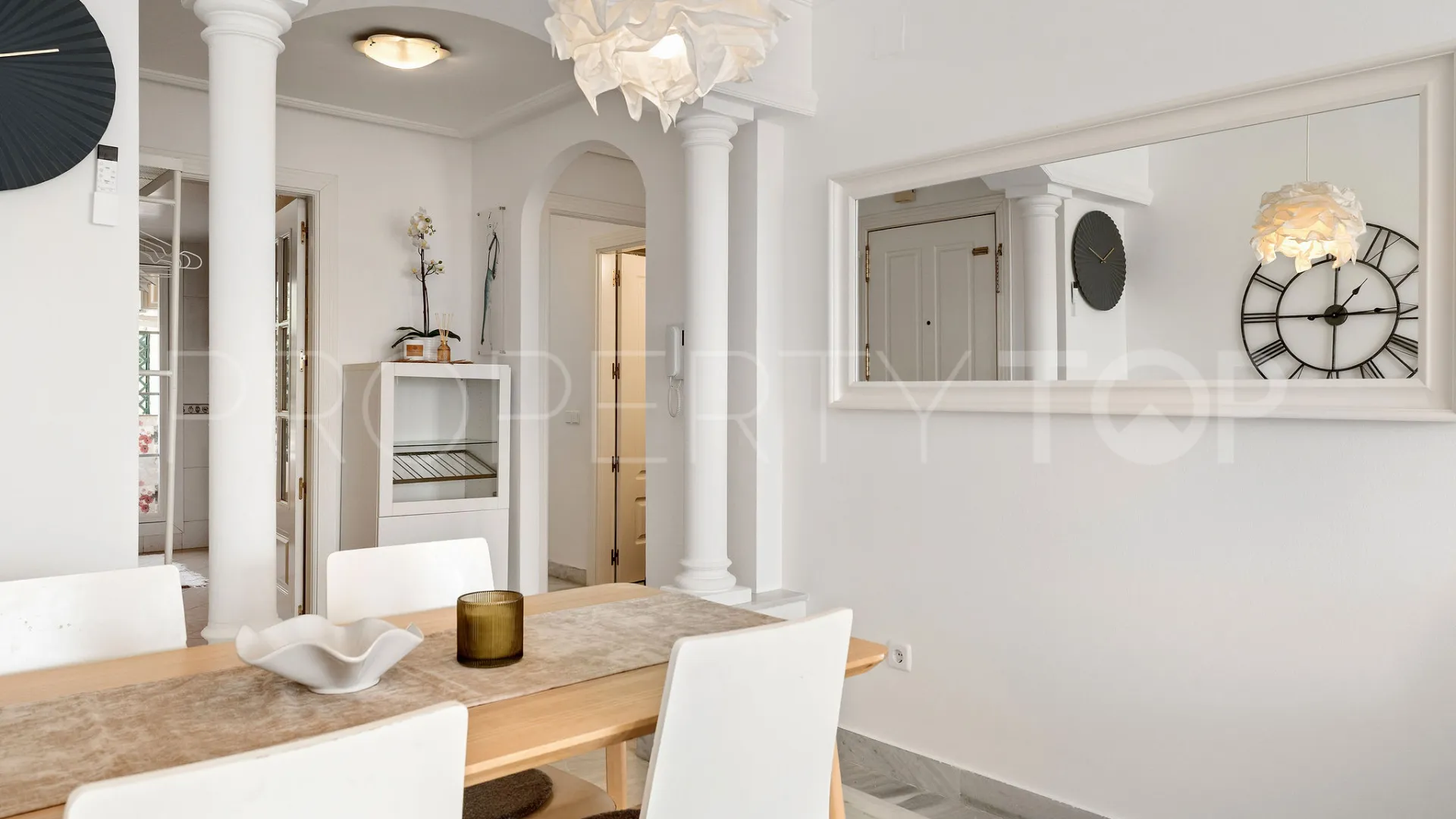 Apartamento en venta en Señorio de Aloha de 2 dormitorios