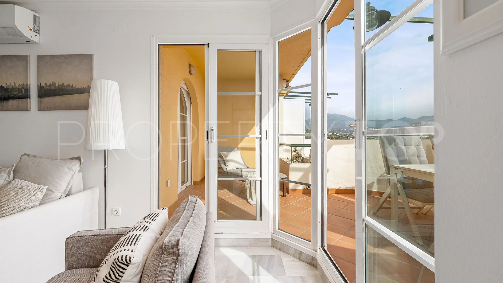 Apartamento en venta en Señorio de Aloha de 2 dormitorios