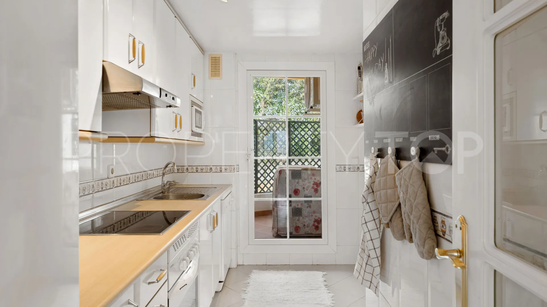 Apartamento en venta en Señorio de Aloha de 2 dormitorios