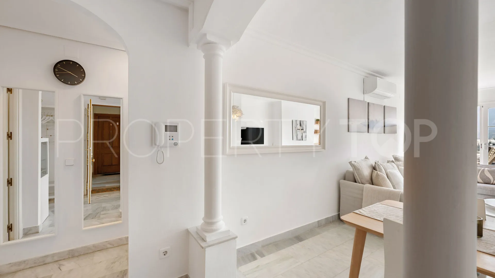Apartamento en venta en Señorio de Aloha de 2 dormitorios