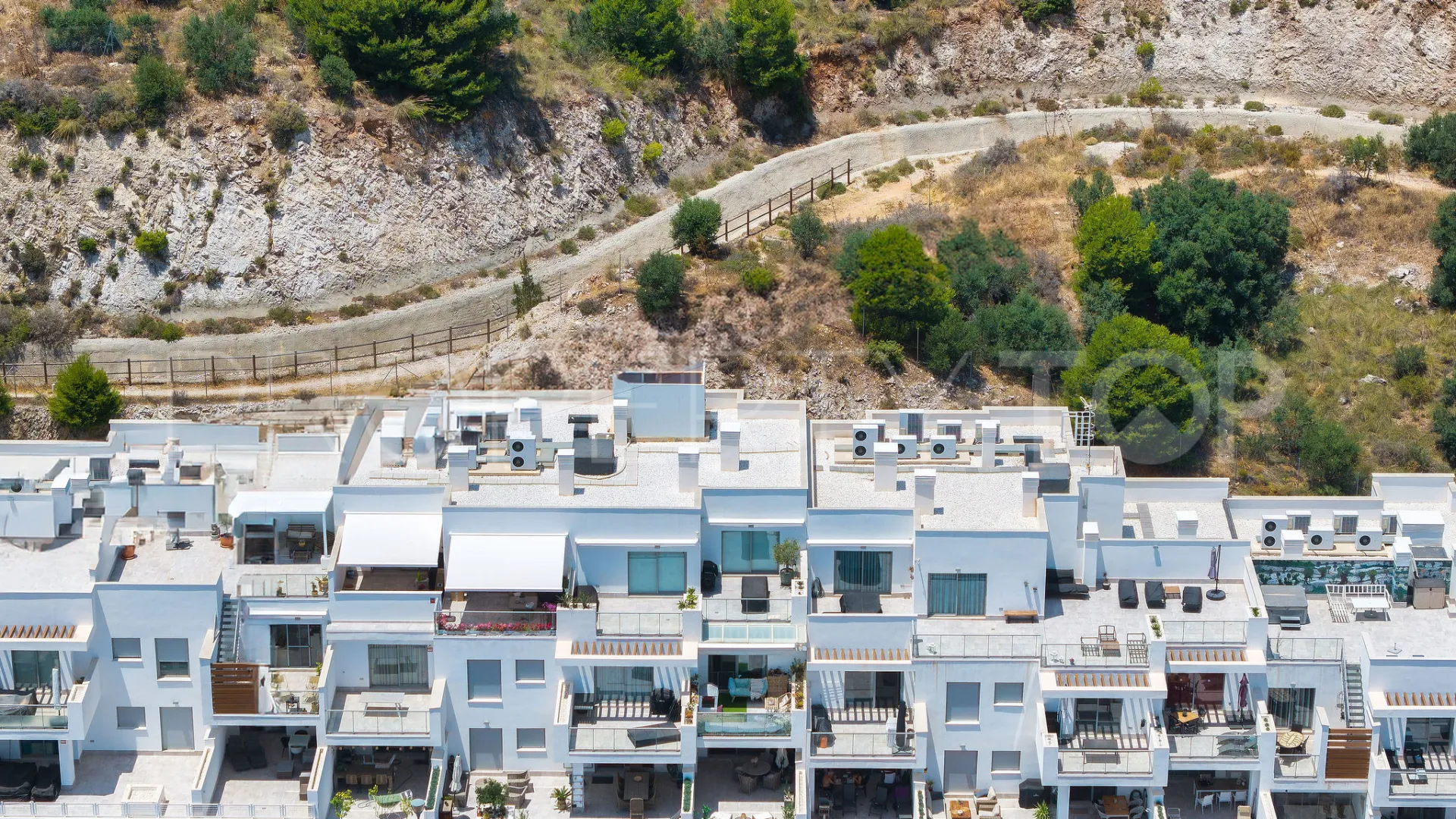 Buy 3 bedrooms ground floor apartment in Benalmadena Pueblo
