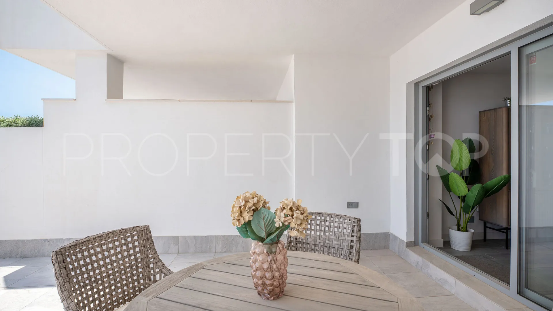 Buy 3 bedrooms ground floor apartment in Benalmadena Pueblo