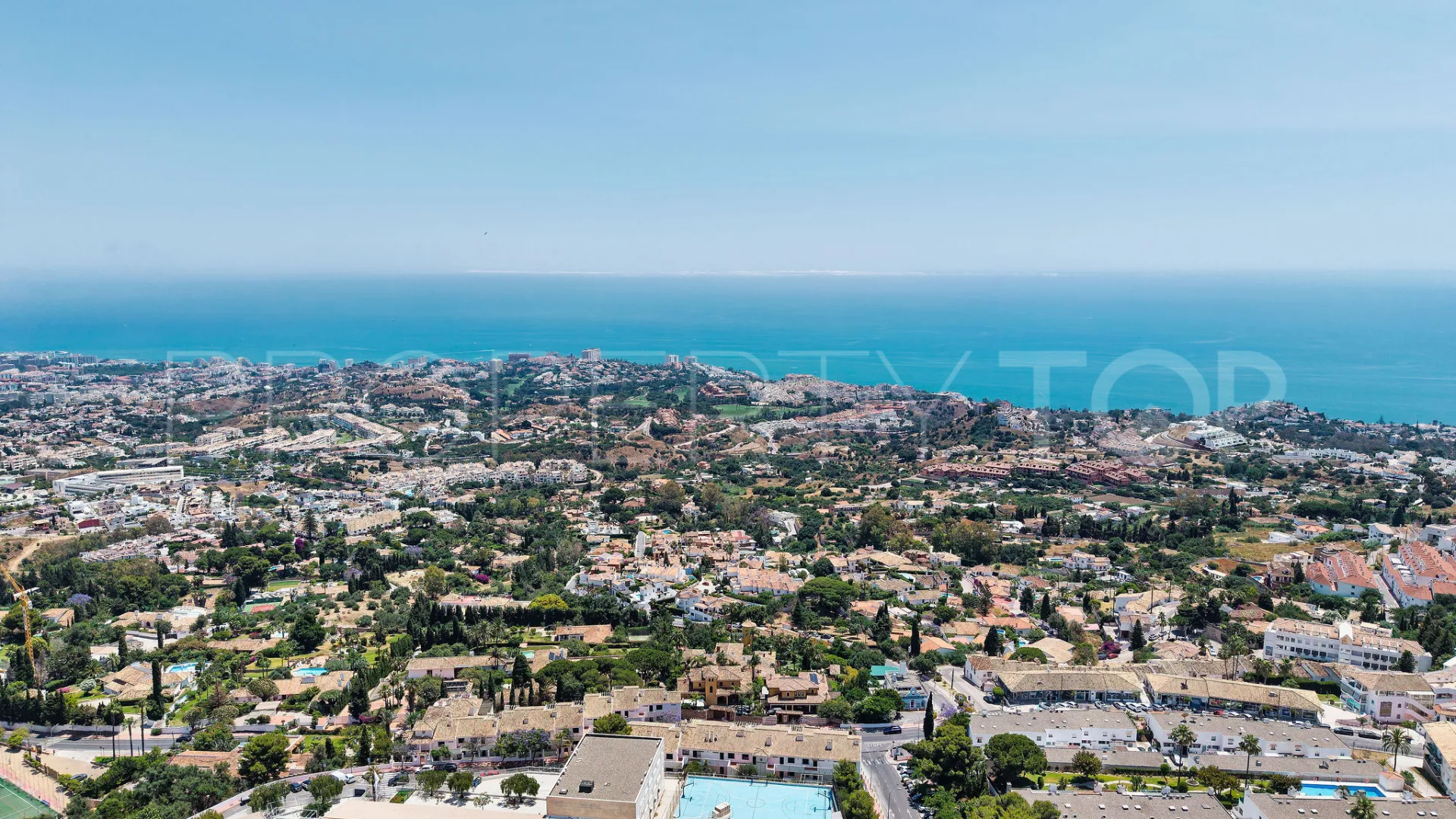 Buy 3 bedrooms ground floor apartment in Benalmadena Pueblo