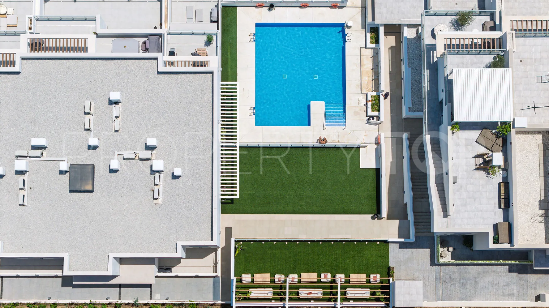 Buy 3 bedrooms ground floor apartment in Benalmadena Pueblo