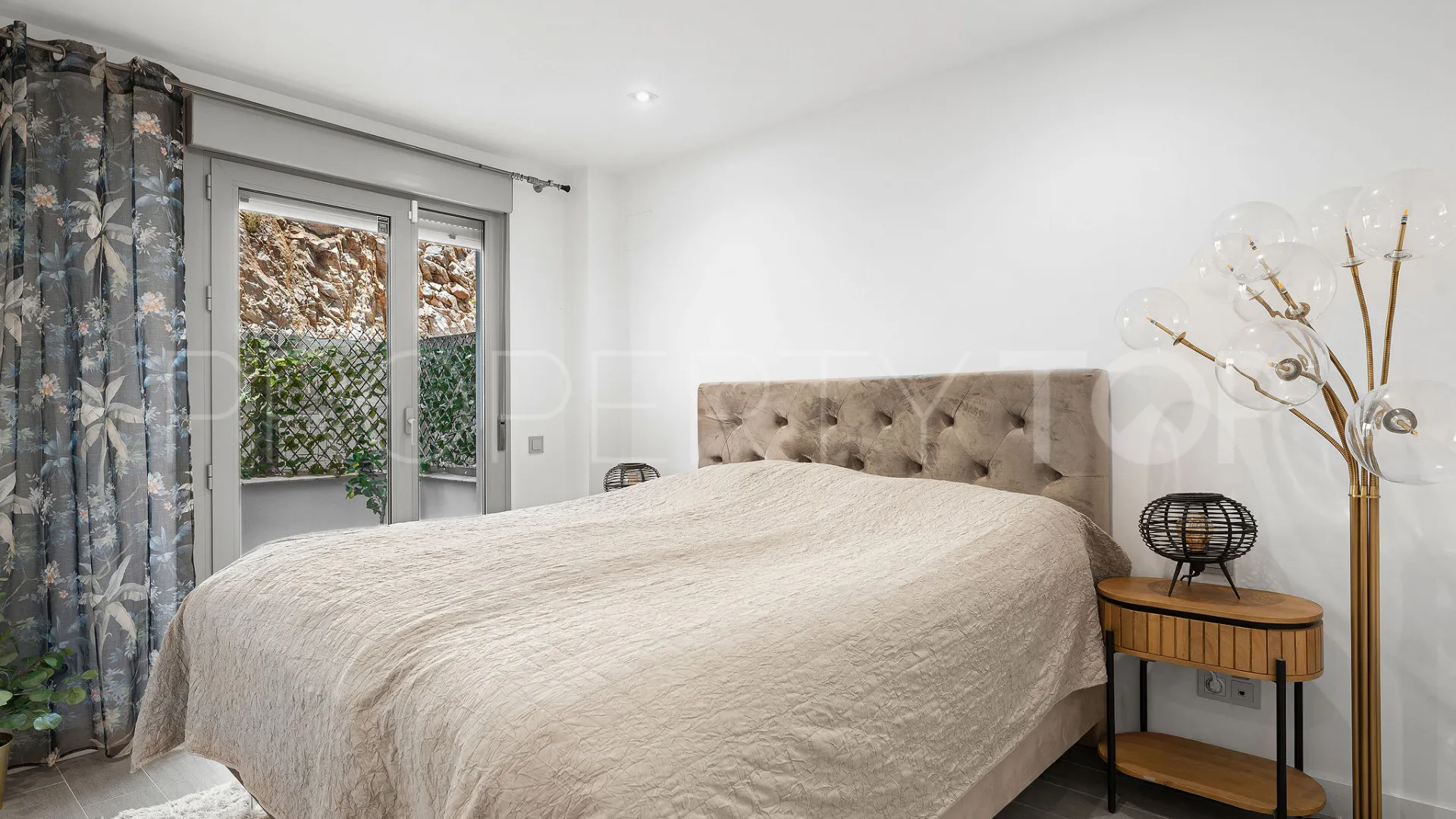 Buy 3 bedrooms ground floor apartment in Benalmadena Pueblo