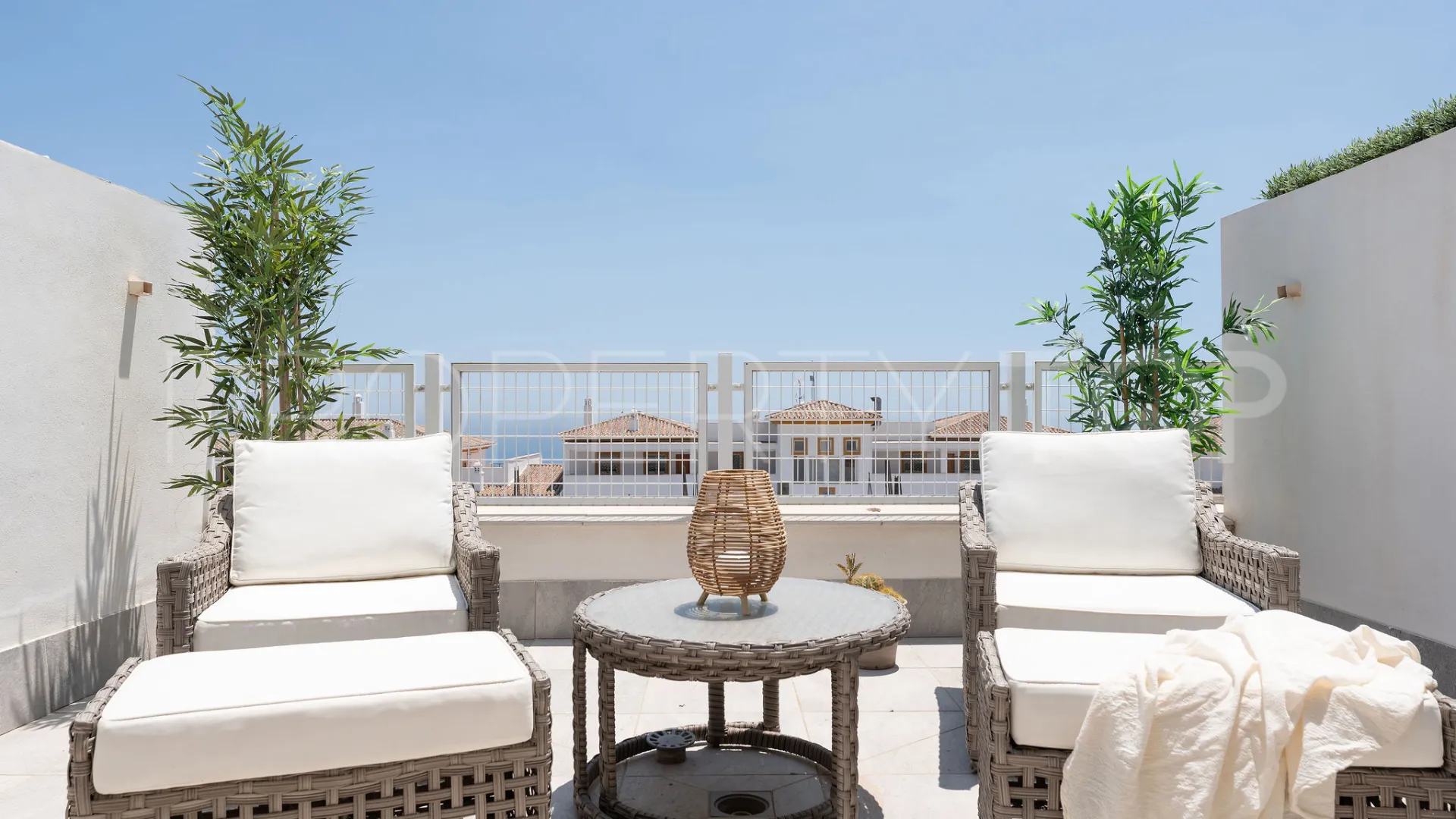 Buy 3 bedrooms ground floor apartment in Benalmadena Pueblo