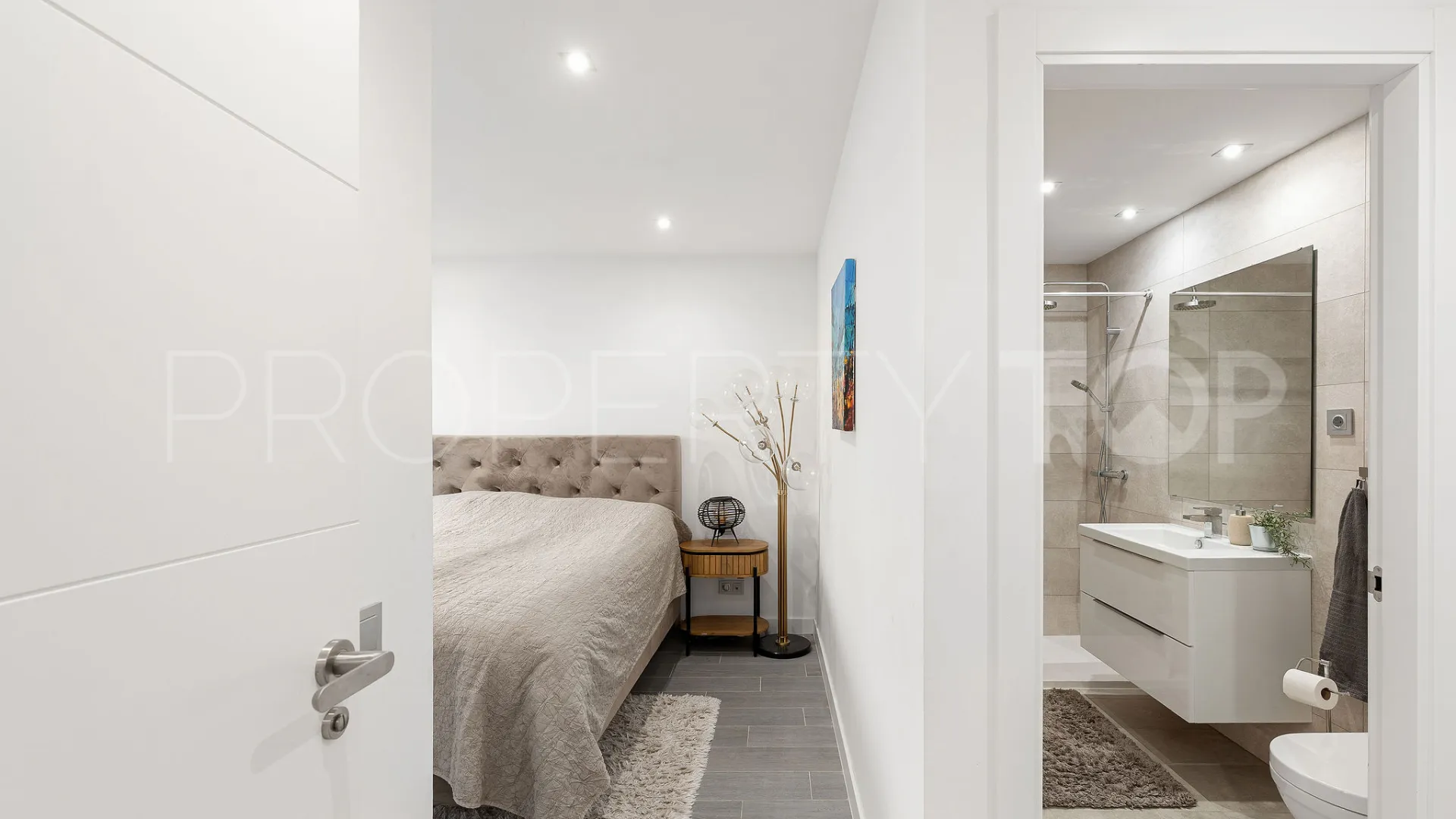 Buy 3 bedrooms ground floor apartment in Benalmadena Pueblo
