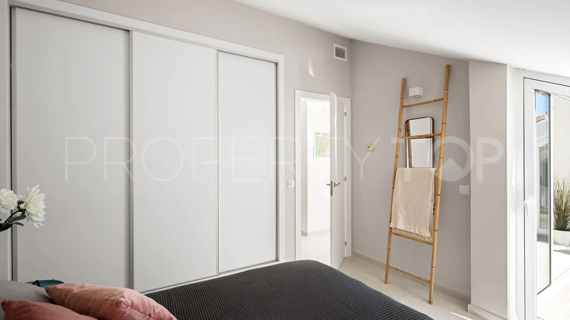 Atico duplex en venta en Las Lolas