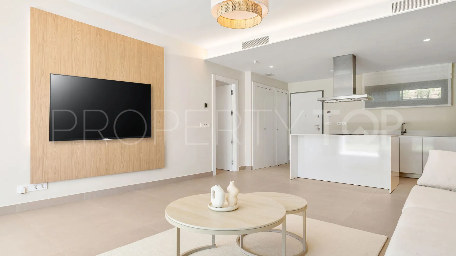 For sale ground floor apartment with 2 bedrooms in Los Altos de los Monteros