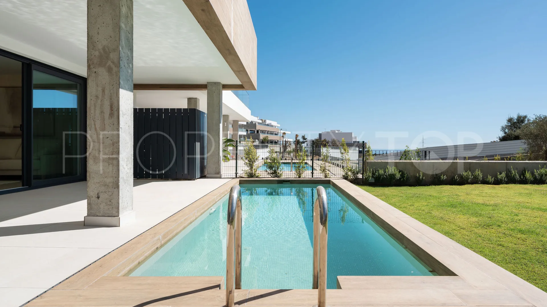 For sale ground floor apartment with 2 bedrooms in Los Altos de los Monteros