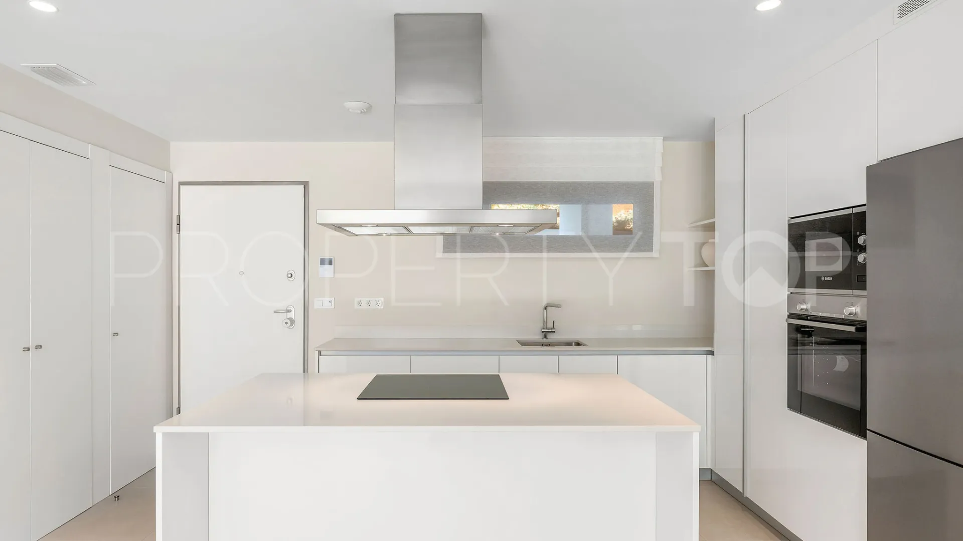 For sale ground floor apartment with 2 bedrooms in Los Altos de los Monteros