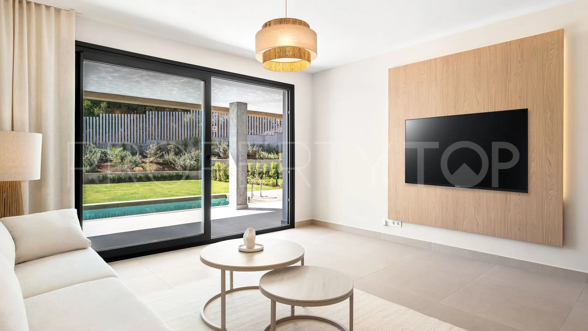 For sale ground floor apartment with 2 bedrooms in Los Altos de los Monteros