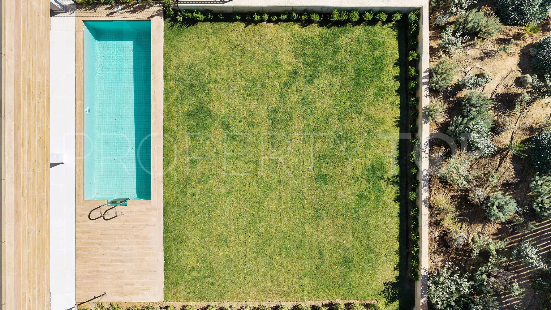 For sale ground floor apartment with 2 bedrooms in Los Altos de los Monteros