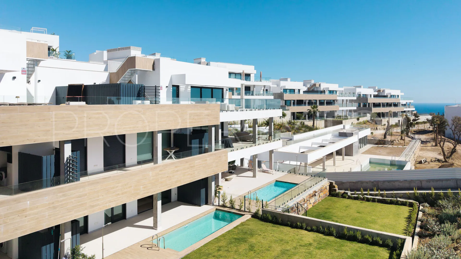 For sale ground floor apartment with 2 bedrooms in Los Altos de los Monteros