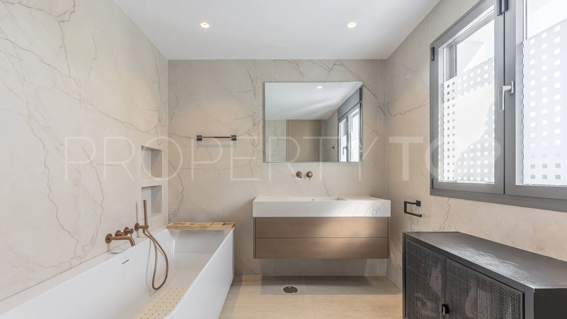 For sale house in El Rosario with 4 bedrooms
