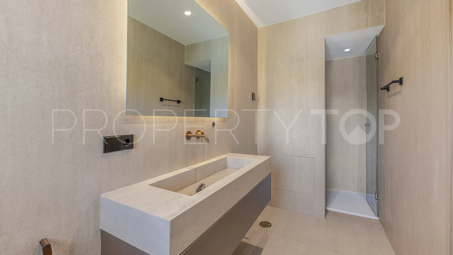 For sale house in El Rosario with 4 bedrooms