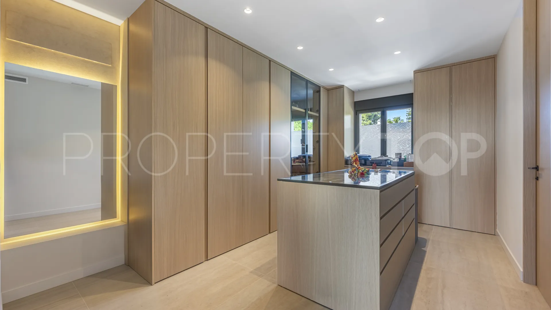 For sale house in El Rosario with 4 bedrooms