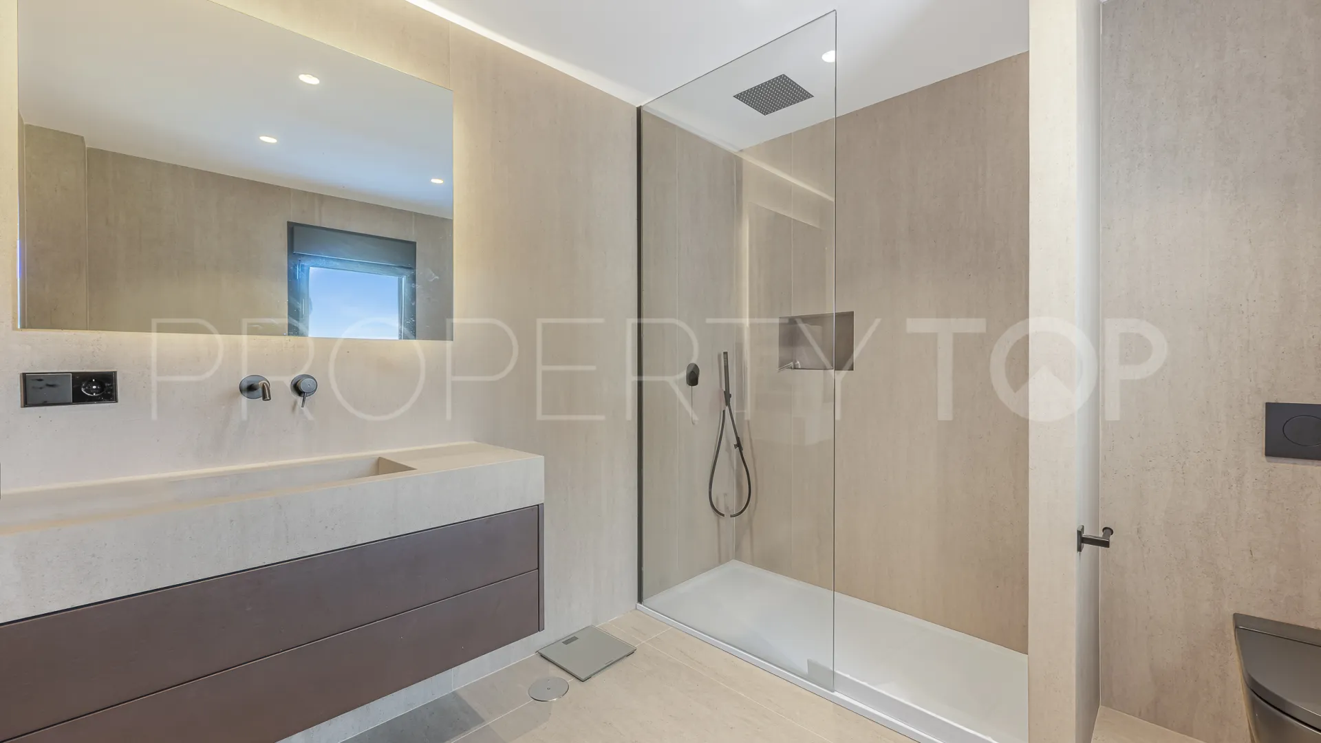 For sale house in El Rosario with 4 bedrooms