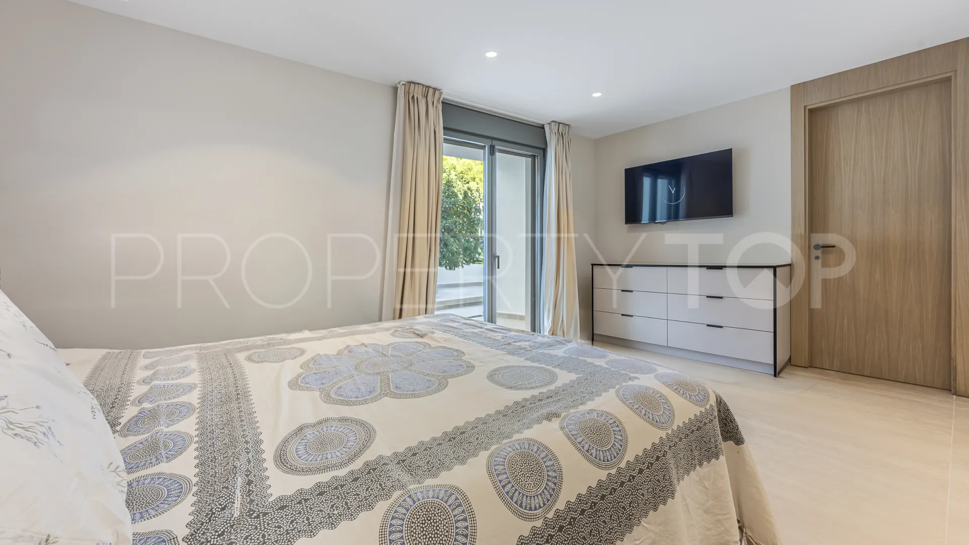 For sale house in El Rosario with 4 bedrooms