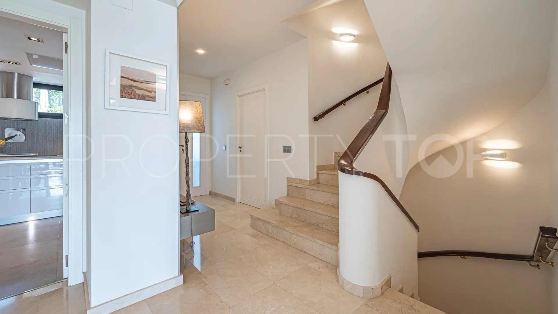 7 bedrooms town house for sale in Coto Real