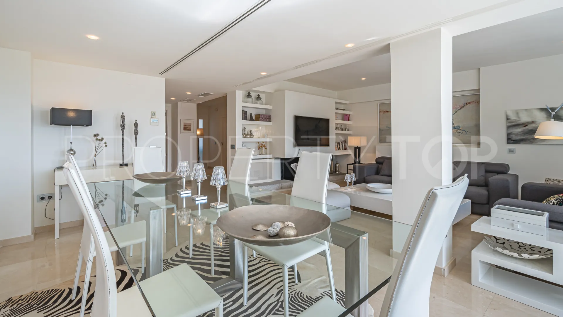 7 bedrooms town house for sale in Coto Real