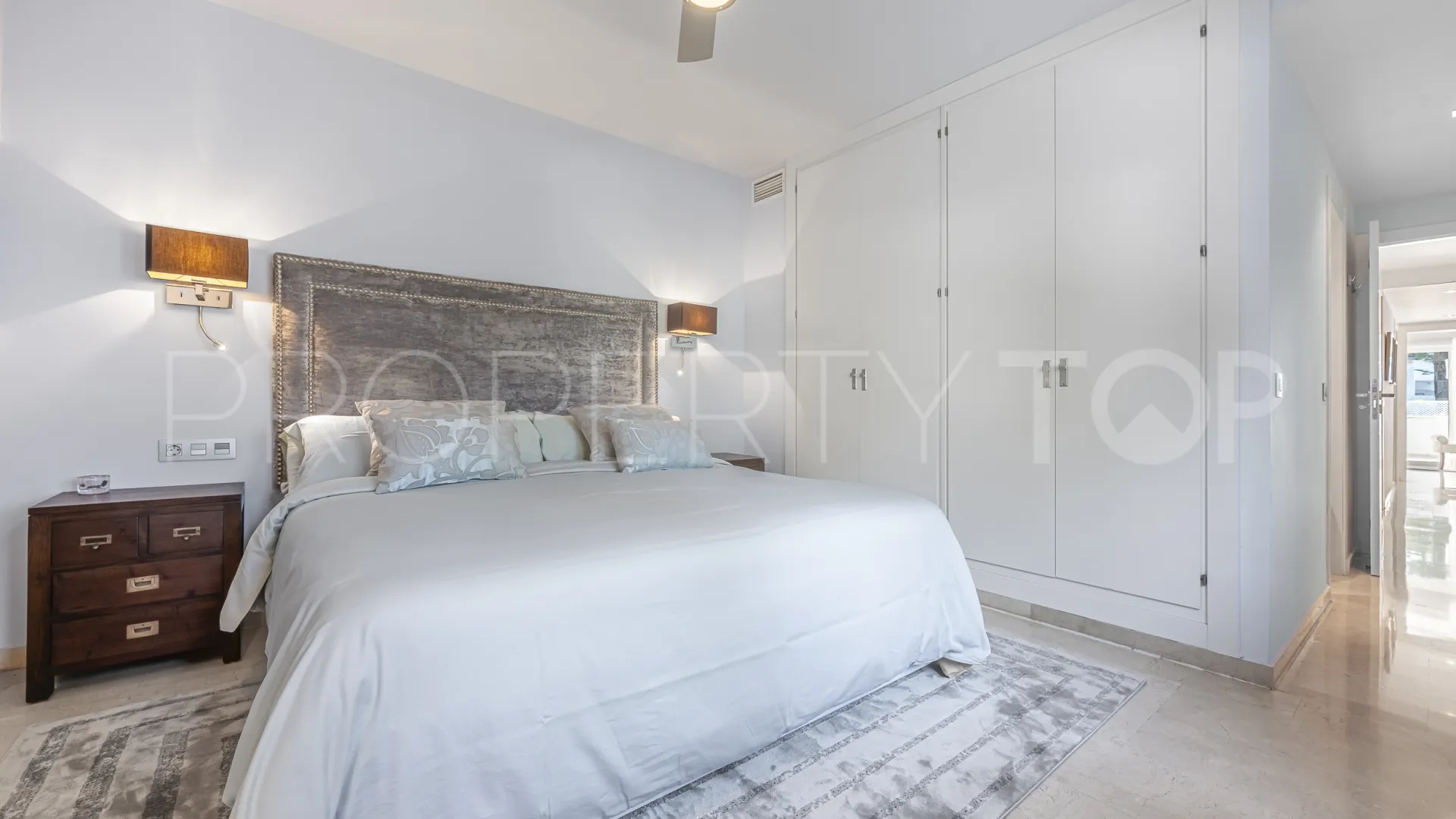 For sale 3 bedrooms apartment in Alhambra del Mar