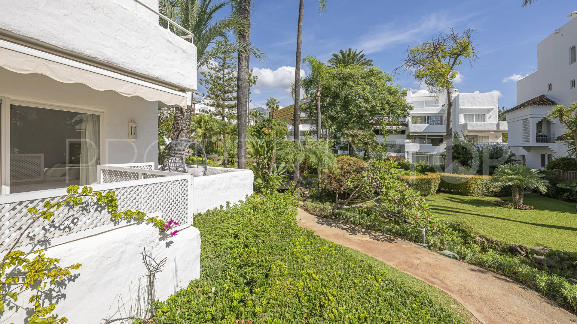 For sale 3 bedrooms apartment in Alhambra del Mar