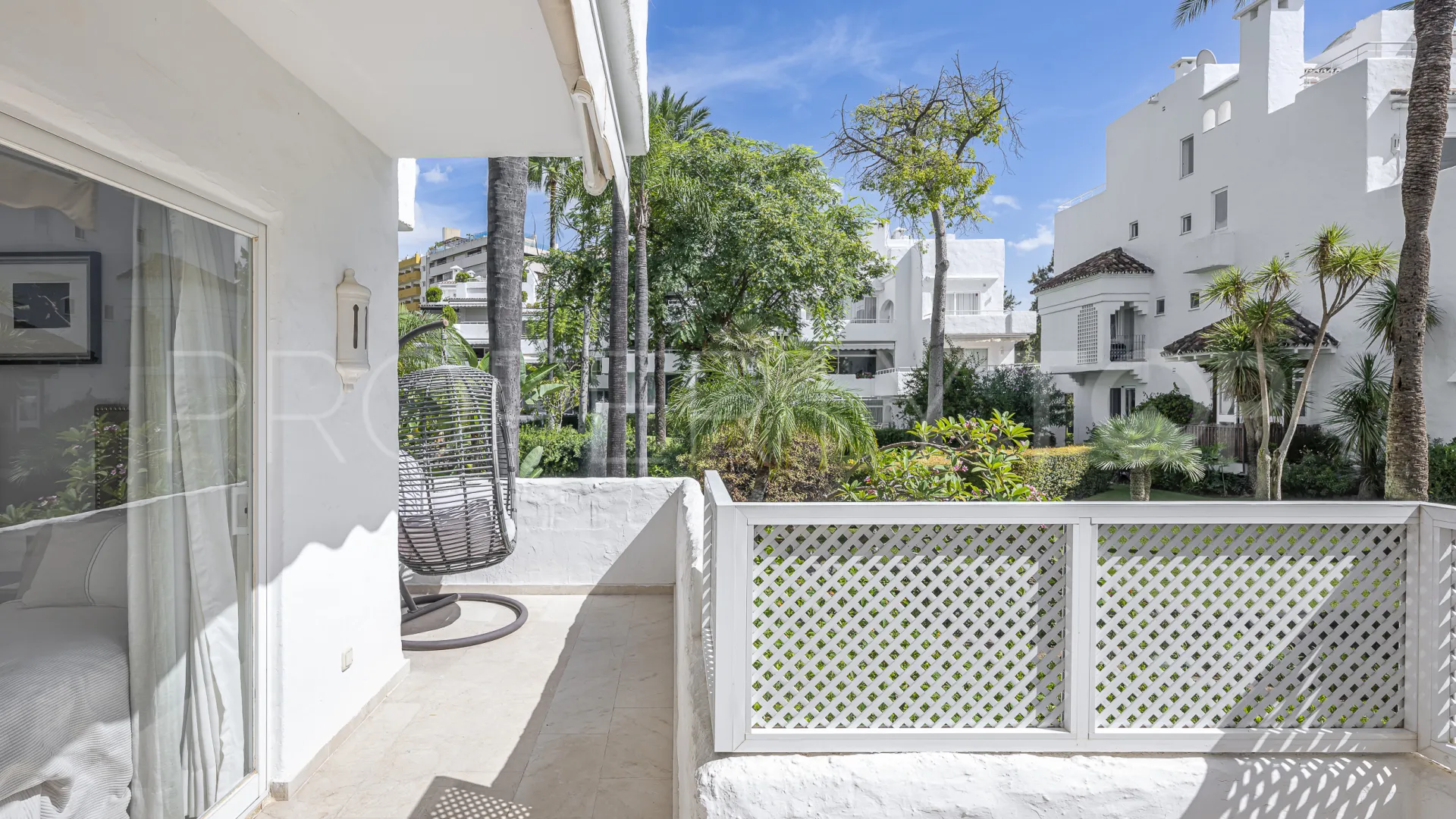 For sale 3 bedrooms apartment in Alhambra del Mar