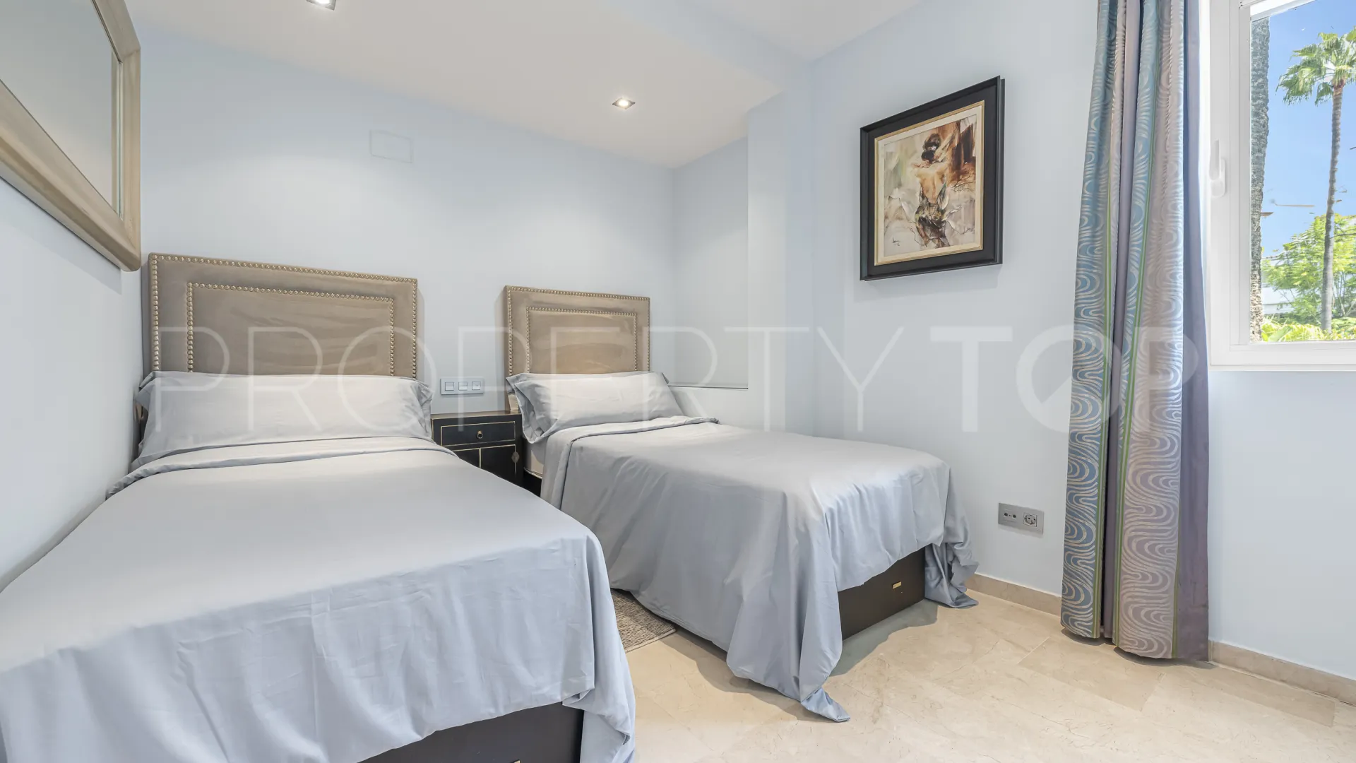 For sale 3 bedrooms apartment in Alhambra del Mar