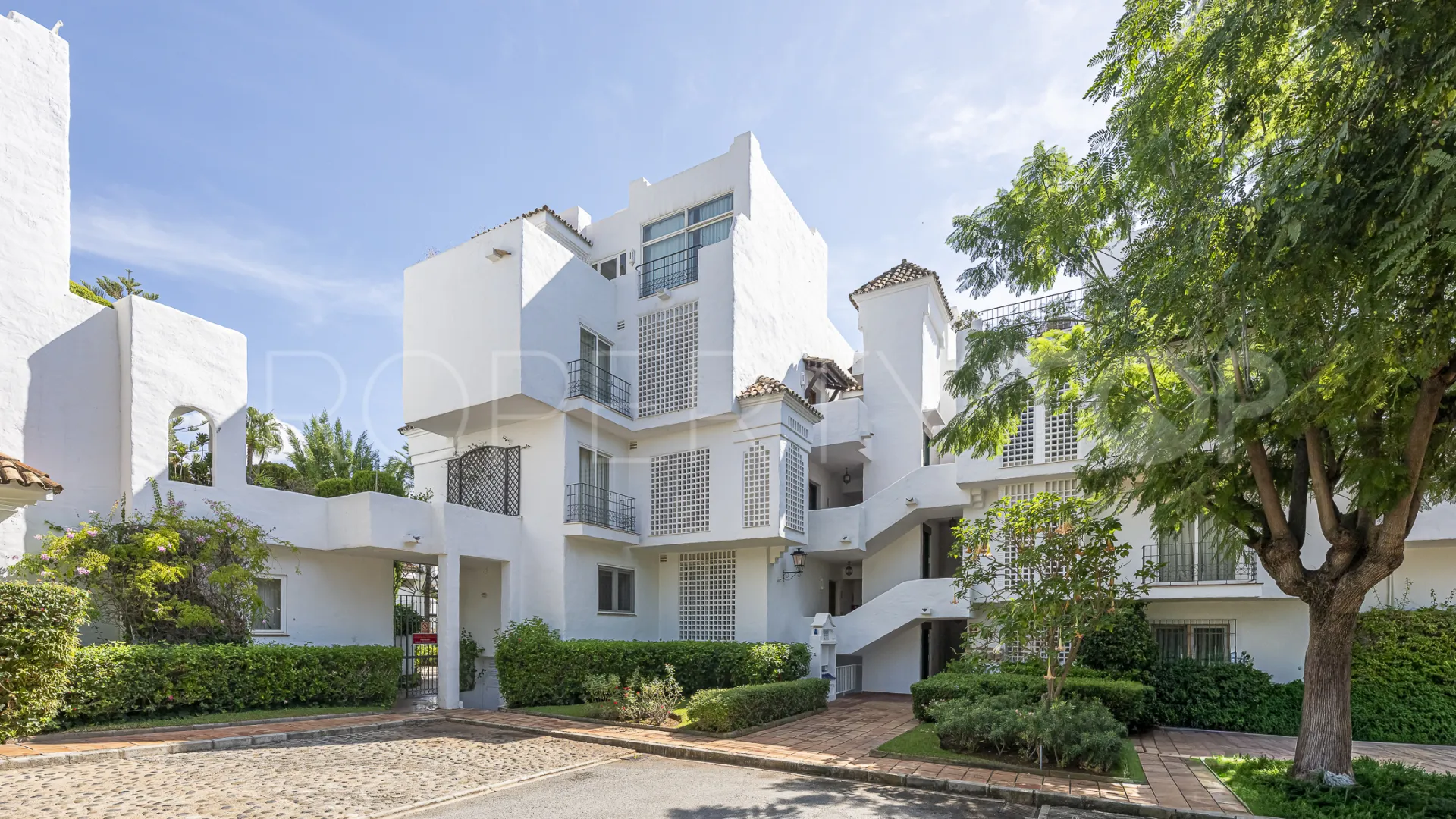 For sale 3 bedrooms apartment in Alhambra del Mar