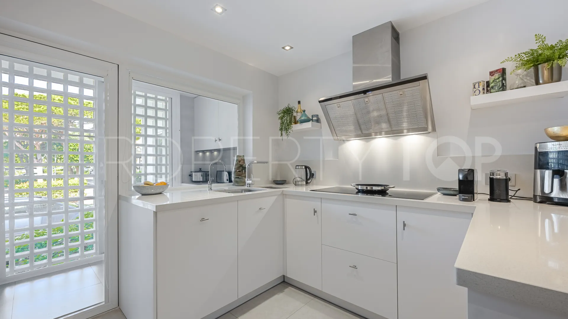 For sale 3 bedrooms apartment in Alhambra del Mar