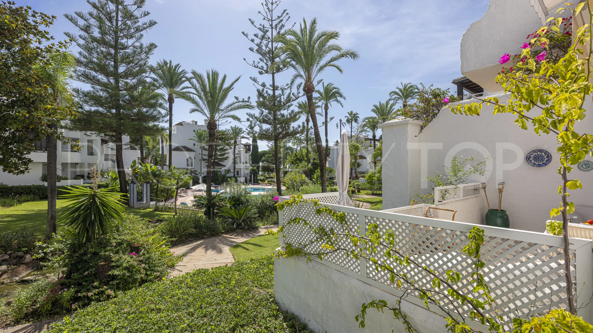 For sale 3 bedrooms apartment in Alhambra del Mar