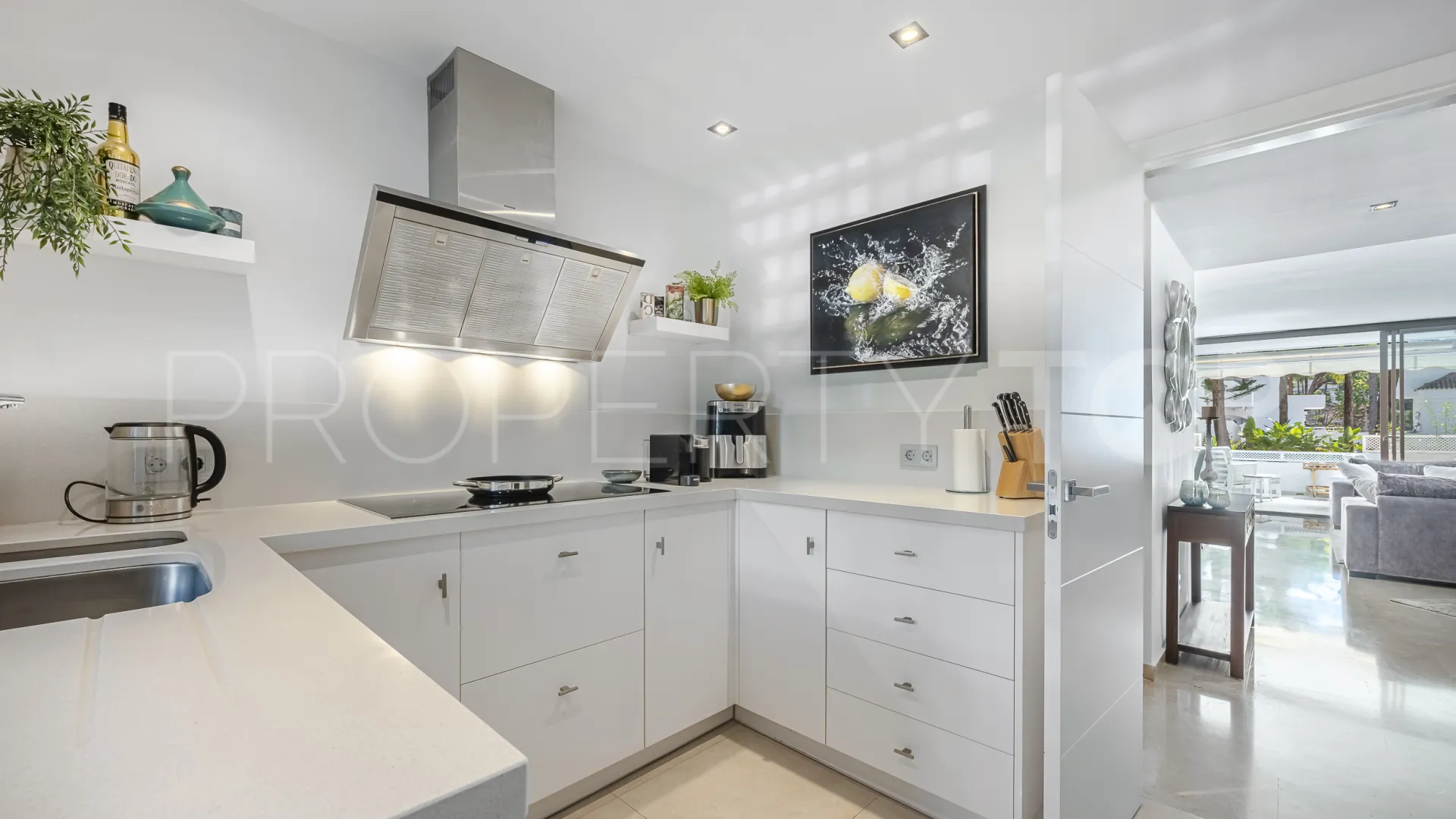 For sale 3 bedrooms apartment in Alhambra del Mar