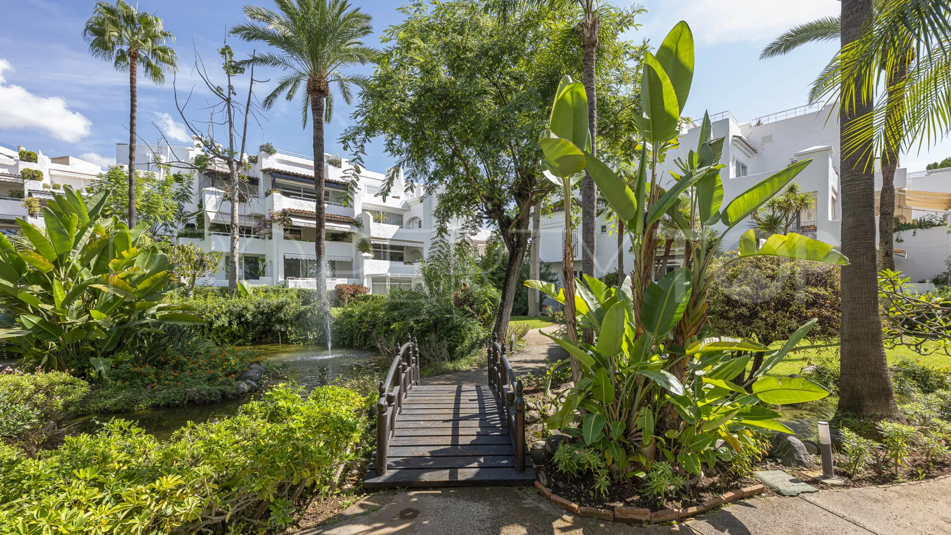 For sale 3 bedrooms apartment in Alhambra del Mar