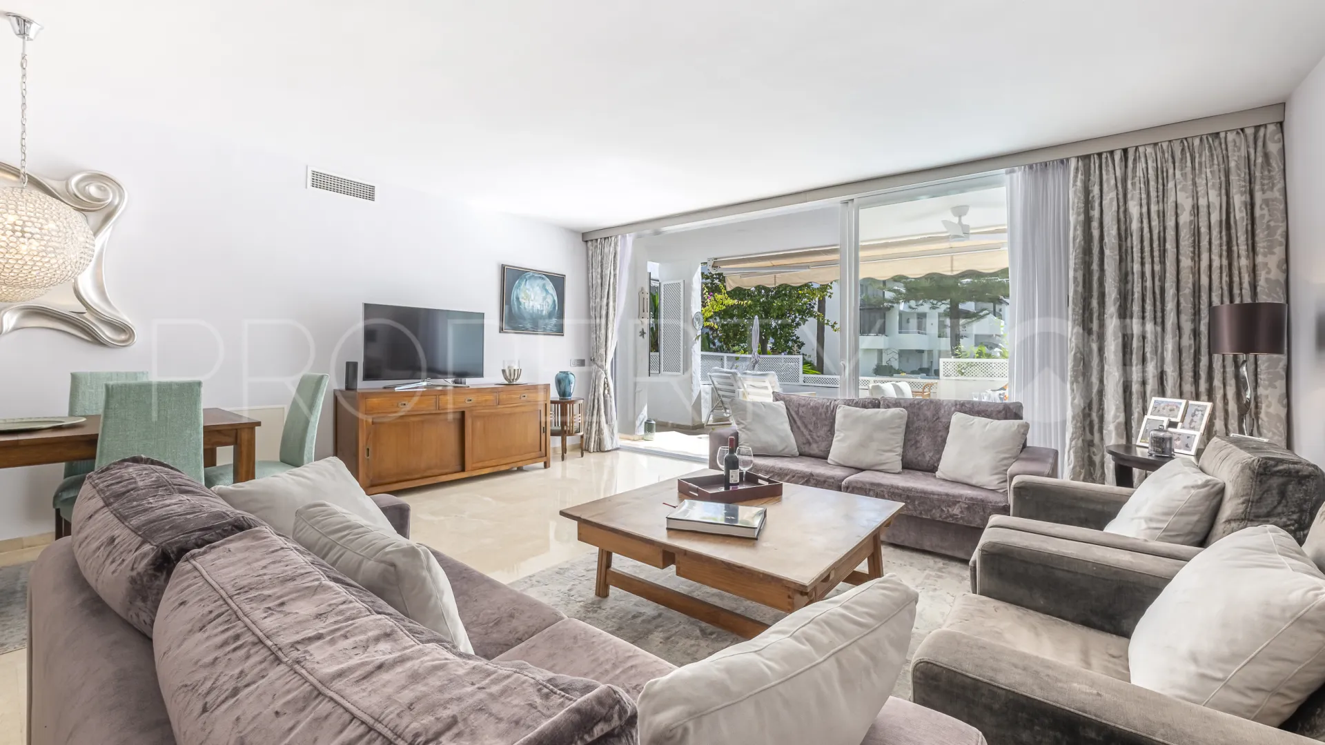 For sale 3 bedrooms apartment in Alhambra del Mar